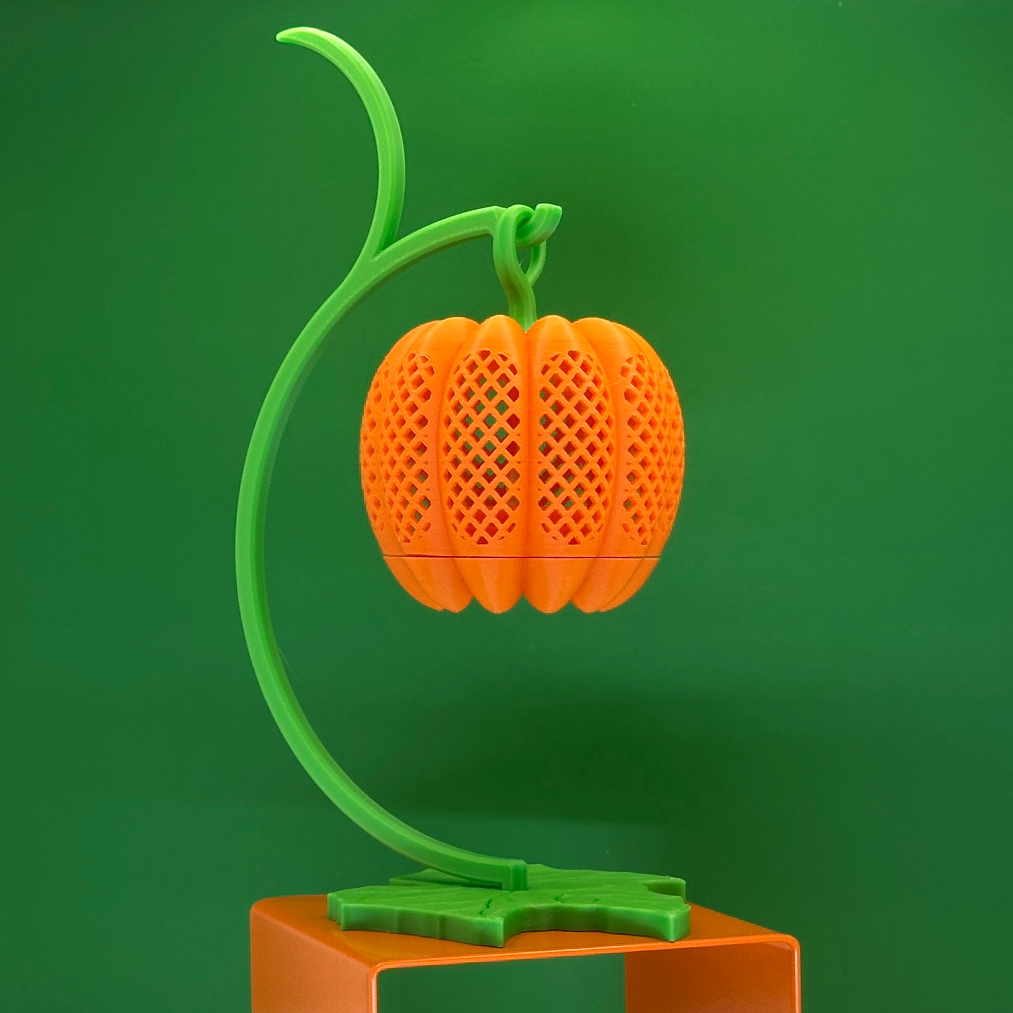 Pumkin Luminary with Leaf Stand